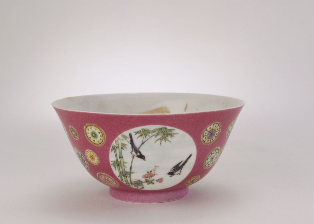 图片[3]-Carmine ground enamel flower-and-bird bowl-China Archive